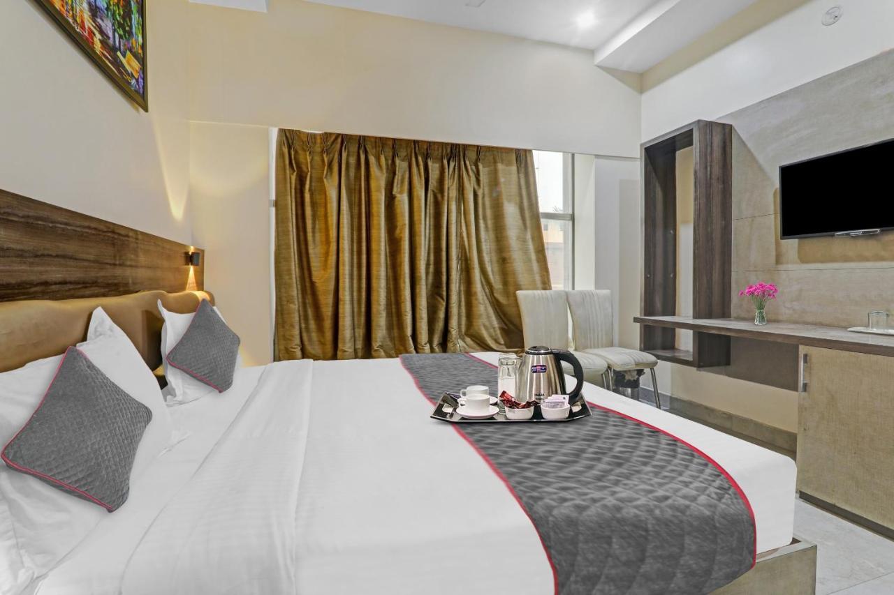 Townhouse 1150 Hotel Dayal Palace Chinhat Kültér fotó