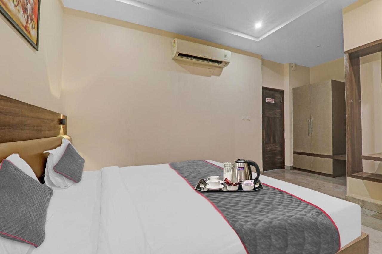 Townhouse 1150 Hotel Dayal Palace Chinhat Kültér fotó