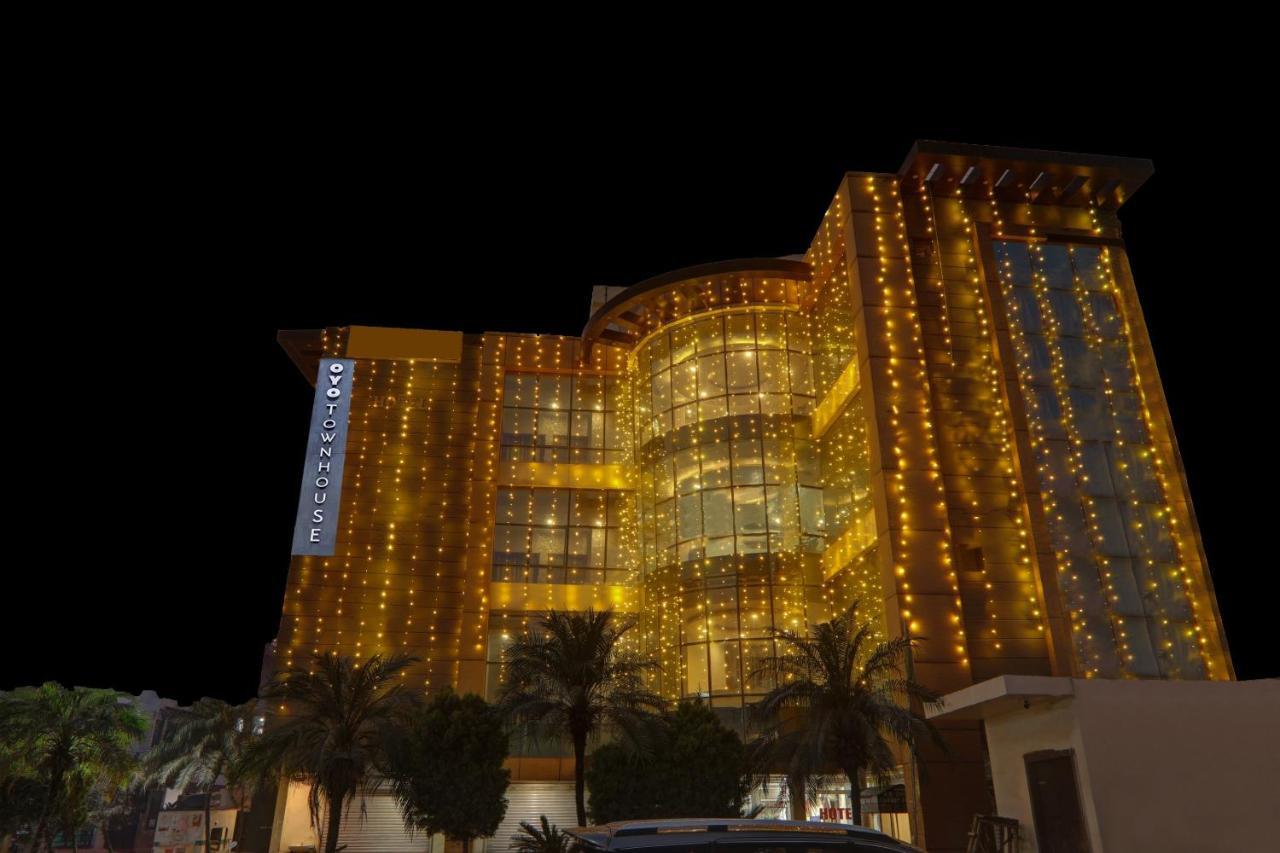 Townhouse 1150 Hotel Dayal Palace Chinhat Kültér fotó