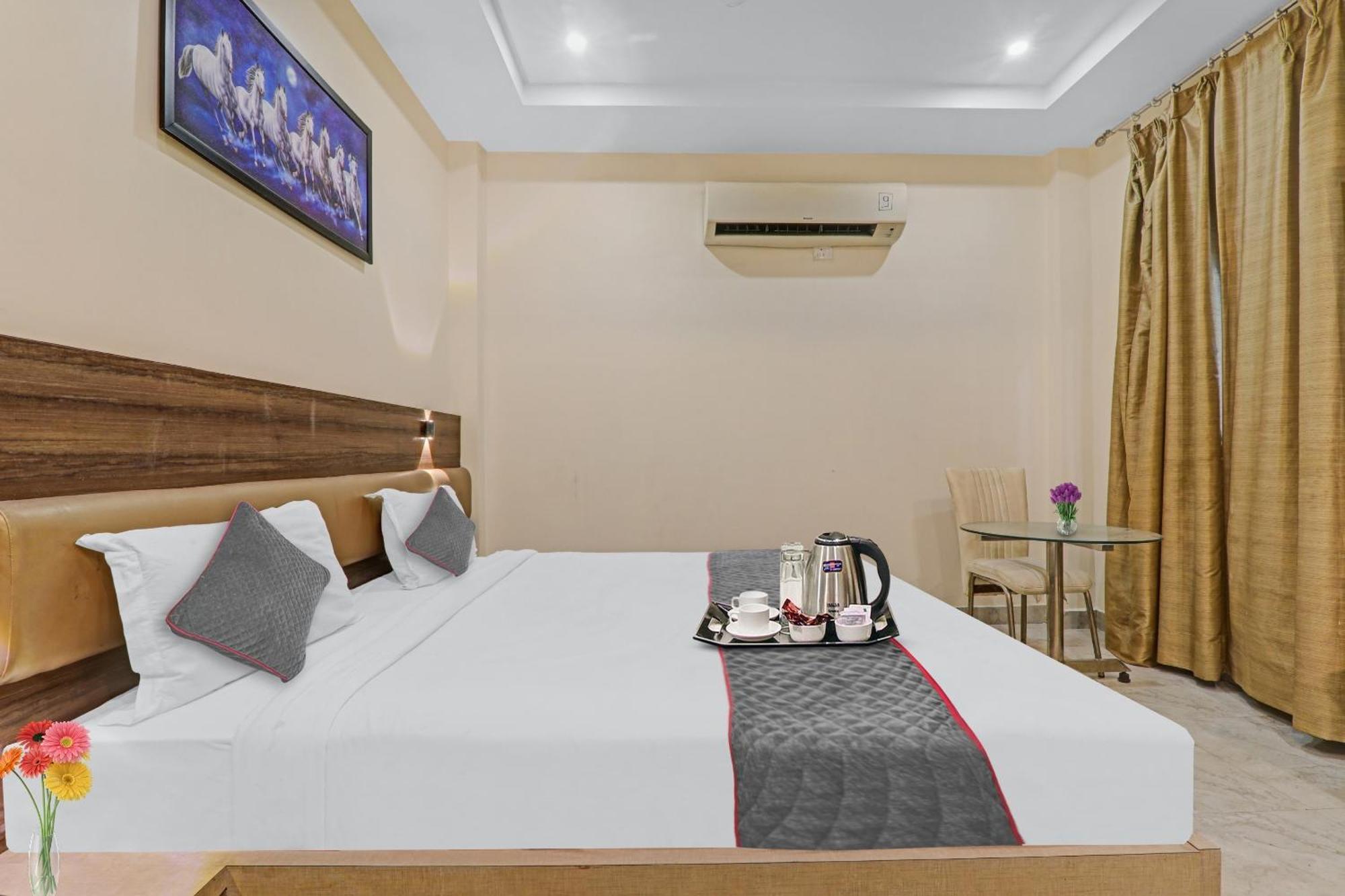 Townhouse 1150 Hotel Dayal Palace Chinhat Kültér fotó